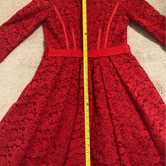 Taylor Red Lace Dress - Size 6 - Picture 4 of 8
